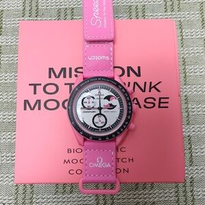 Swatch x Omega MISSION TO THE PINK MOONPHASE Watch